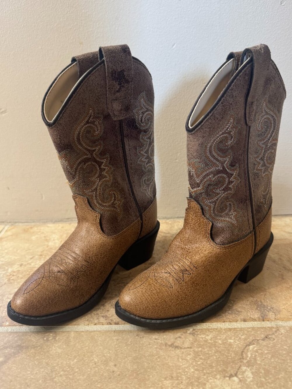Kids size 8 Cowboy boots